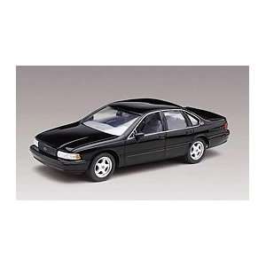   25 Scale 94 Impala™ SS™ Plastic Model Kit: Toys & Games