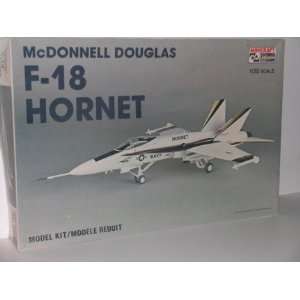  McDonnell Douglas F 18 Hornet   Plastic Model Kit 