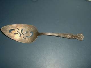 Wm ROGERS EXTRA PLATE SLOTTED PIE SERVER  