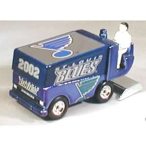   BLUES Diecast Mini Zamboni 2002 NHL 1:50 Scale: Sports & Outdoors