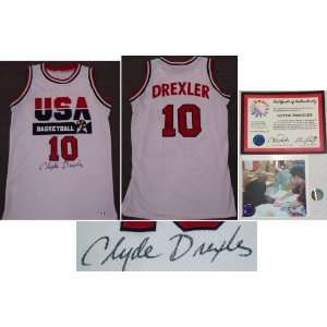  Clyde Drexler Signed USA Dream Team Jersey: Sports 