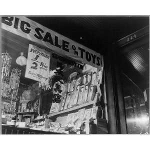  Los Angeles, Calif., April 1942   toys in store window 