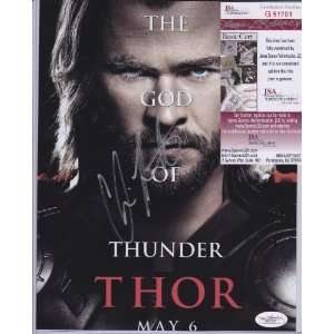  Chris Hemsworth the GOD of Thunder Thor Signed Autographed 