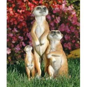  The Meerkat Family Sculpture: Patio, Lawn & Garden