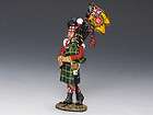 NA215 Gordon Highlanders Bagpiper by King & Country