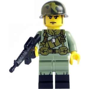   Vietnam U.S. Army Grunt Featuring BrickArms M16: Toys & Games