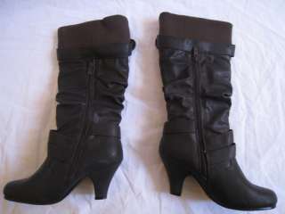 Womens Brown Boots Size: 6 10  