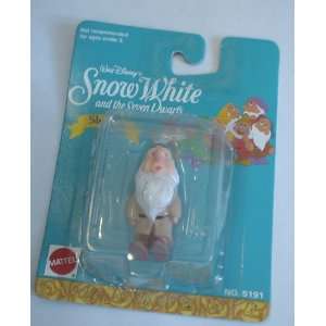  Disney Snow White Sleepy Pvc Figure: Toys & Games