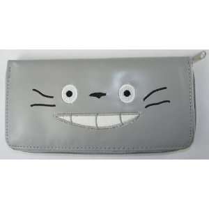    Totoro 8x4x0.75 Long Embroidery Zipper Wallet Toys & Games