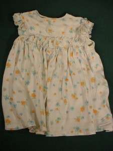 LOT OF VINTAGE BABY / DOLL CLOTHES LITTLE DRESSES VERY CUTE!  