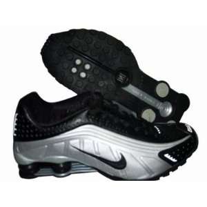  Nike Shox R4 Black/Silver Running Shoe Men,: Sports 