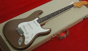   Fender ® Eric Johnson Stratocaster Strat, Medium Palomino Metallic