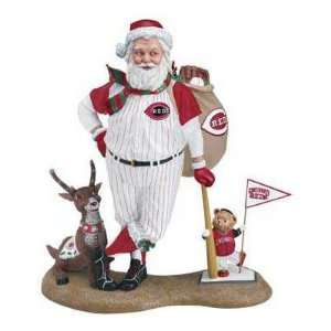  Cincinnati Reds   Santa Figurine