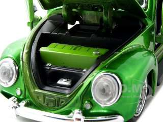 Brand new 1:24 scale diecast model of Volkswagen Beetle Turquoise die 