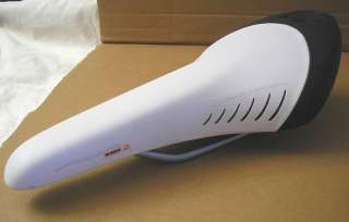   pure hand made fizik new the fizik arione tri 2 saddle features the