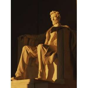  Abraham Lincoln Statue in Lincoln Memorial, Washington, D 