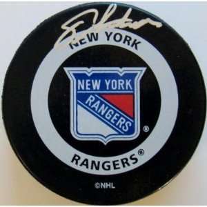 Eric Lindros Signed Puck   Official STEINER   Autographed NHL Pucks