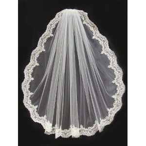  En Vogue Lace Applique Edge Bridal Veil V450SF Beauty